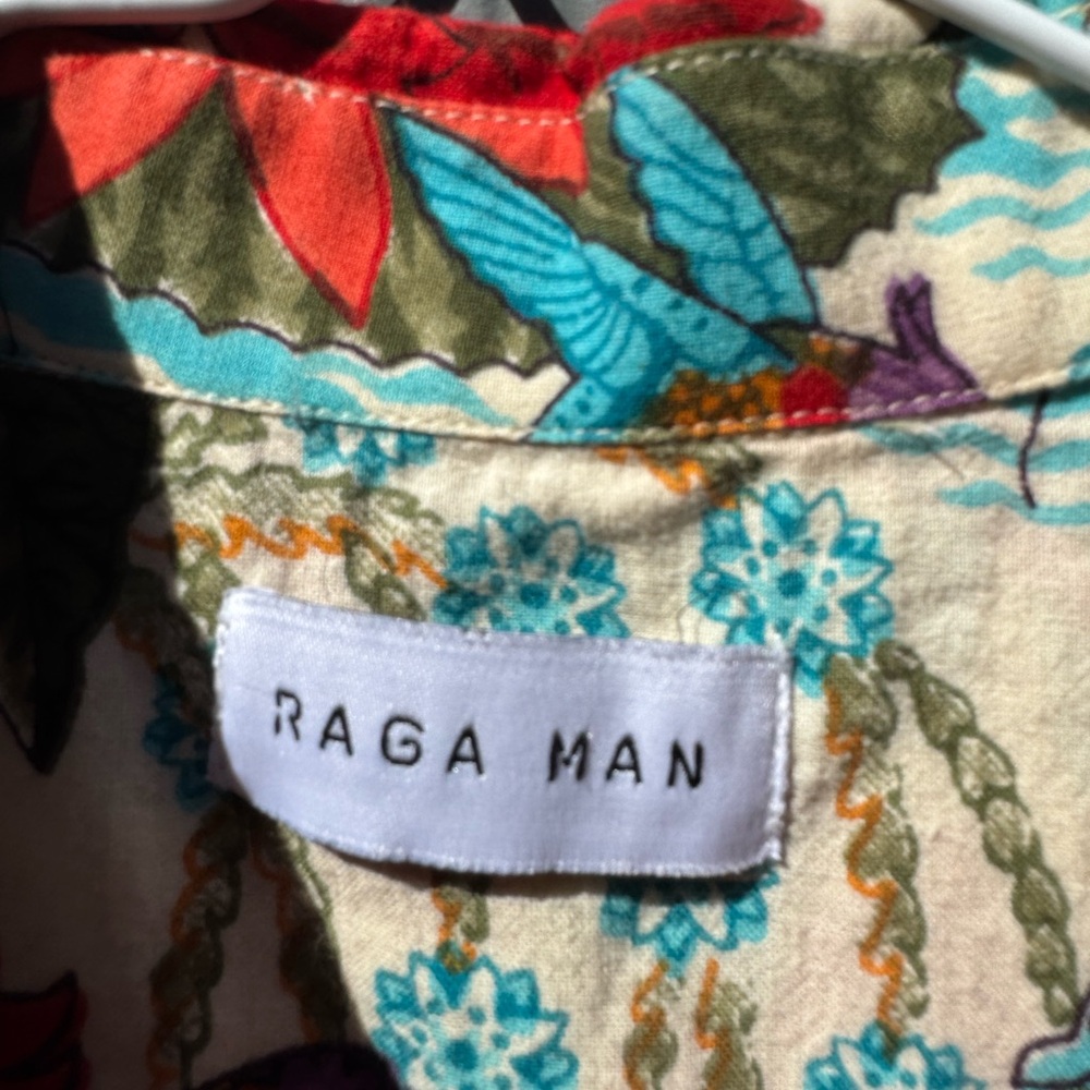 Raga Man Men’s Floral Batik Tropical Short Sleeve Button Up Size SM - Picture 8 of 9